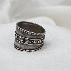 Vintage sterling silver size 6 wide ring